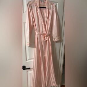 Christian Dion Elegant Pink  Robe